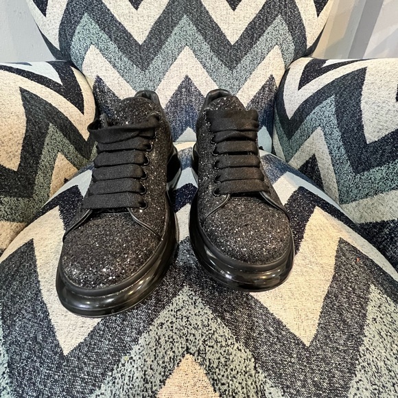 Alexander McQueen Men’s Glitter Transparent Sole Oversized Sneakers - Picture 4 of 5